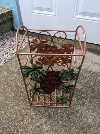 Like new countertop compact metal 2-bottle wine rack 1