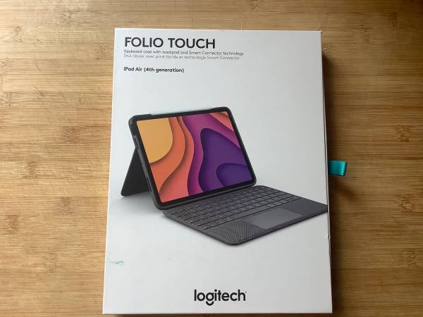 Logitech Folio Touch - iPad Air 4th Gen keyboard + case - NEW 1