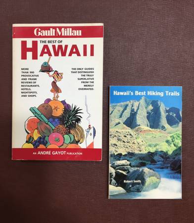 Travel Paperback Books on Hawaii (Bundle ) 1