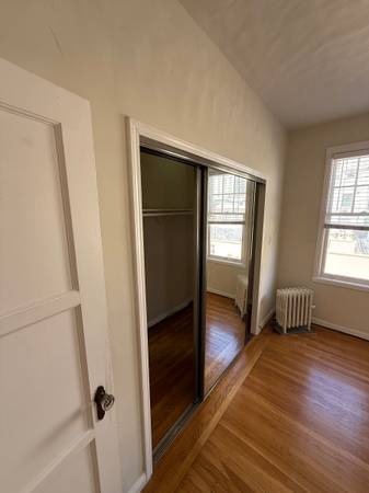 $4,045 / 1br - Top floor spacious Updated Bright 1BR/1BA Laundry In Unit View! (nob hill)64000755343490124
