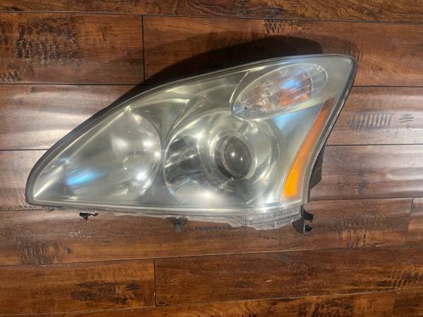 Lexus RX330 Or Rx350 Xenon HID , not Halogen or LED , Oem Original dri 1