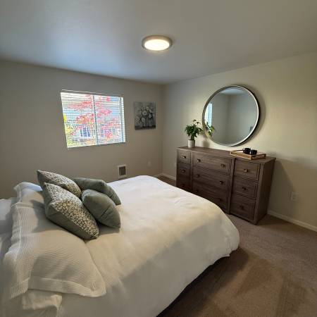 $1,699 / 1br - 680ft2 - 🐾 Pet-Friendly 1BR – Close to Shopping & Transit (Edmonds)63807984427907123