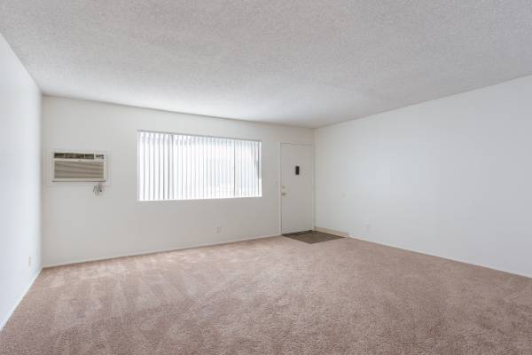 $2,995 / 3br - 1200ft2 - Santee 3bd/2ba-1 Month Free OAC Great Location- Remodeled (Santee)63933116433923124