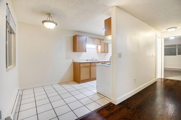 $1,195 / 1br - 590ft2 - Convenient Freeway Access, Hardwood Flooring, Park Like Setting (Lakewood)63850756769281123