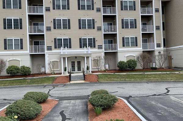 $1,400 / 1br - 773ft2 - You can move right into desirable Kensington Place now! (Salem, NH)63932057657475124