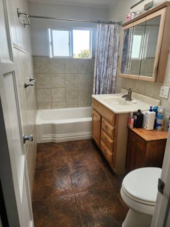 $3,100 / 3br - 970ft2 - Small House with Big Sky for 1 or 2 occupants only- Miltary- Profes (Oak Park)63932990640899124