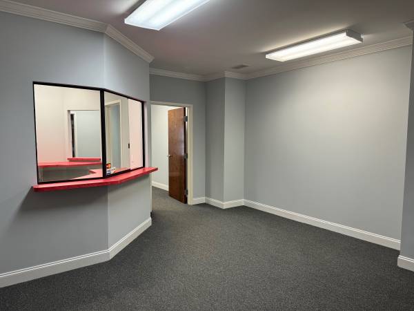 $3,500 / 2200ft2 - 2200 pies cuadrados de oficina cerca de Crabtree - Oficina médica lista (Creedmoor)63685979949185120
