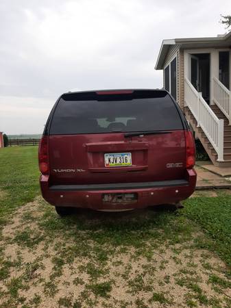 2007 GMC Yukon XL 2500 - $7,000 (Aurora)63470778752131123