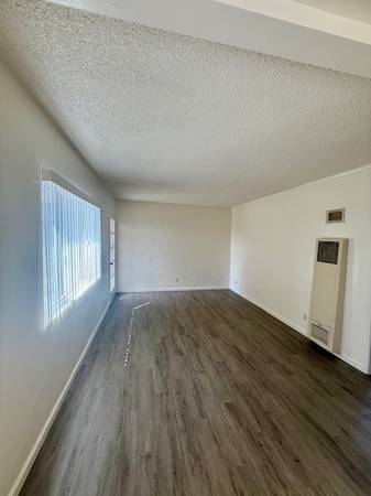 $1,850 / 1br - 600ft2 - Cute 2nd story apartment (Downtown Chula Vista)64037041666178124