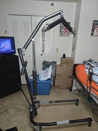 Manual hydraulic patient lift with sling 1