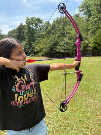 Genesis Archery Mini Genesis Bow 1