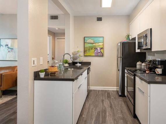 $3,293 / 2br - 957ft2 - Live Large at Cotton Wood Apartments - Spacious Floorplans Available! (dublin / pleasanton / livermore)63657863598977124