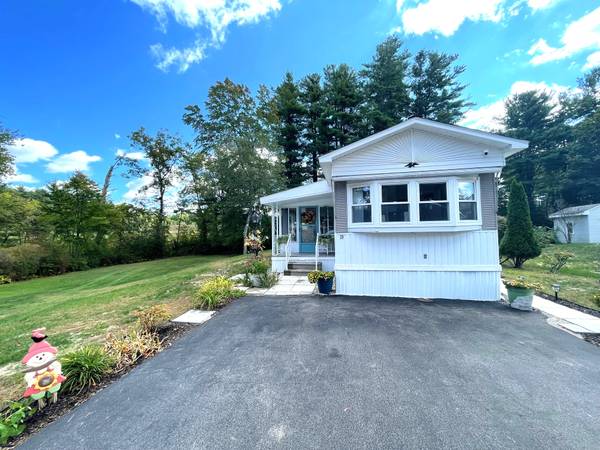 $190,000 / 2br - 900ft2 - New Listing River Pines 2BRS 1.5 baths storybook worthy! (NASHUA)63931787283075121