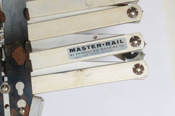 Master-Rail Máquina Fotogénica Co. Elevador de Luz Fotogénica y 4 Pesas - $180 (Cranston)63469936794627121