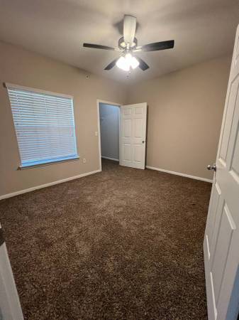 $977 / 2br - River Bank Village Apts (Laredo)63662019138689123