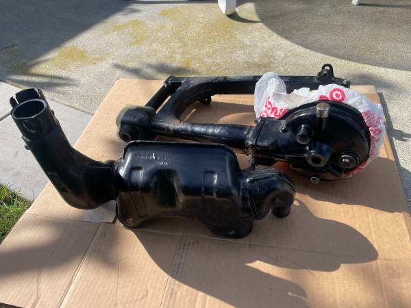 84 Honda Ascot  VT500 swing arm, final drive, air box, mixing chamber 1