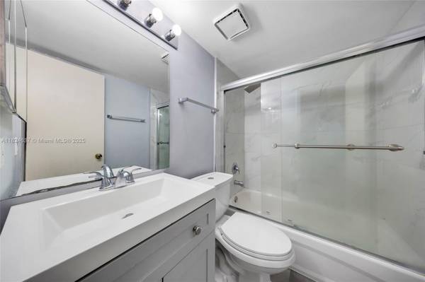 $1,000 / 1br - 750ft2 - Located in the sought-after Cite Condominium in Edgewater Miami. (Miami)63906440210306124
