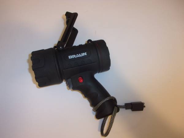 BRAUN 400 LUMEN RECHARABLE WATERPROOF SPOTLIGHT 1