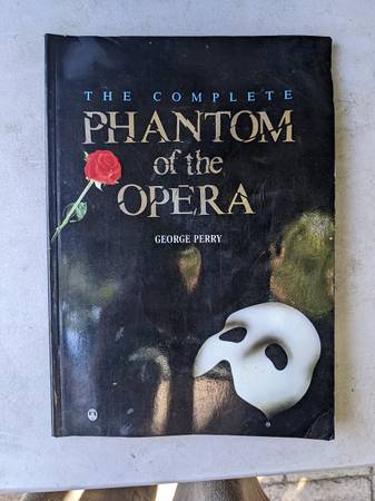 PHANTOM OF THE OPERA OFFICIAL GUIDEBOOK 1