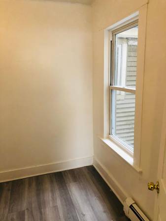 $2,700 / 2br - 3-Bedroom Apartment – Available November 1st (Rochester)63932058310018122