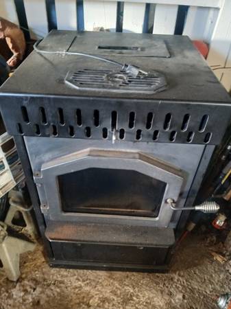 Magnum Baby Countryside Agri-Fuel Pedestal corn, wood Pellet Stove 1