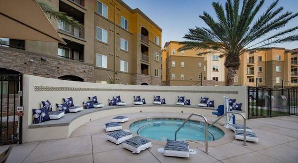 $2,676 / 2br - 968ft2 - Linen Closet, Double-Pane Windows, Demonstration Kitchen63844738364289122
