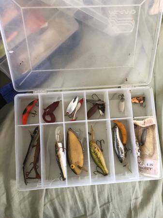 BAG AND 7 BOXES FRESH WATER LURES 1