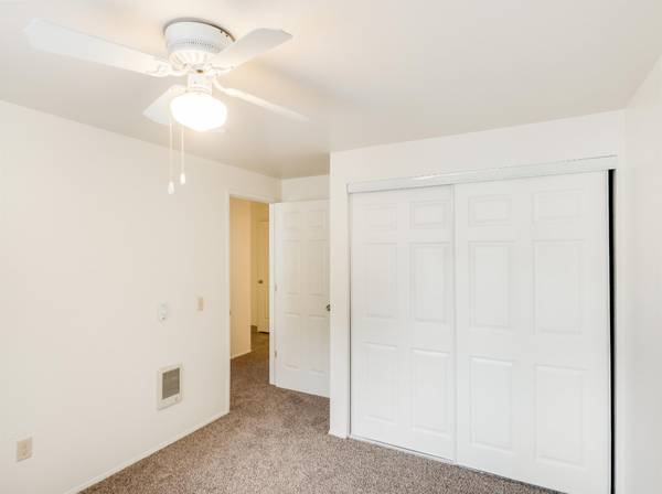 $1,550 / 2br - $1700 SAVINGS! 2B near Gresham | Playground, Outskirts of Portland (Glenfair)63867270456707124