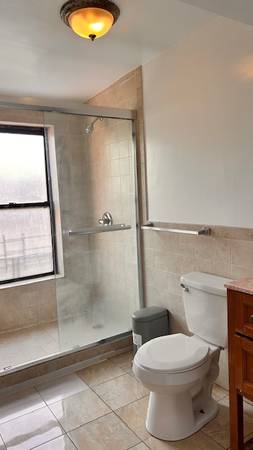 $2,600 / 2br - Two bedroom - quiet and spacious 2 Bedroom In E Harlem (Manhattan)64033801160323123
