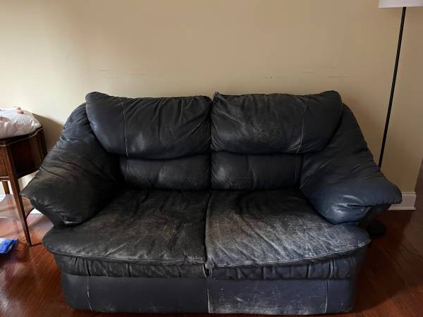 Love seat 1