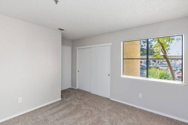 $2,150 / 2br - 950ft2 - Stainless Steel Appliances, Spacious Kitchen, Pets Allowed (100 Summerfield Dr, Vacaville, CA)63900311922179122