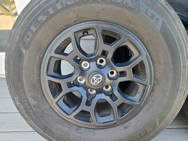 Tires/wheels off of 3rd gen tacoma - $700 (Ferndale)63435754764545125