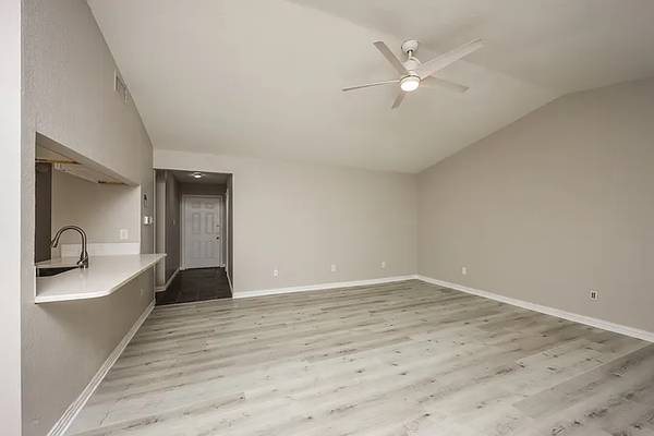 $1,795 / 3br - 1282ft2 - CAE EN LOS AHORROS HOY (Garland)63867602385537122