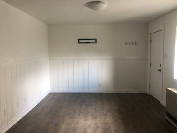 $1480.00 / 2br - Renovated Apartment with Private Entry – Dog Friendly!63656993941635121
