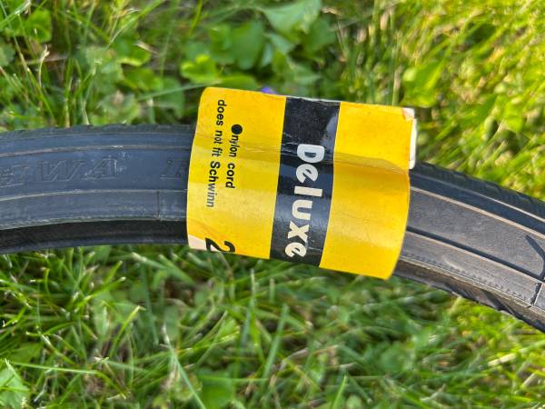 Deluxe Bike HFR Tire - $8 (Bay View)63471072838657120