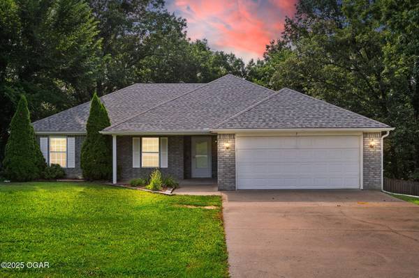 Dreams are now a reality! Contingent in Bella Vista. 3 Beds, 2 Baths 1