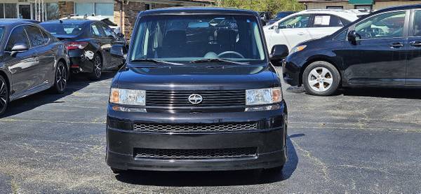 2006 Scion xB 5 puertas Wgn Automático (Nacional) - $6,750 (1634 NW Broad St Murfreesboro, TN 37129)63470581221251121