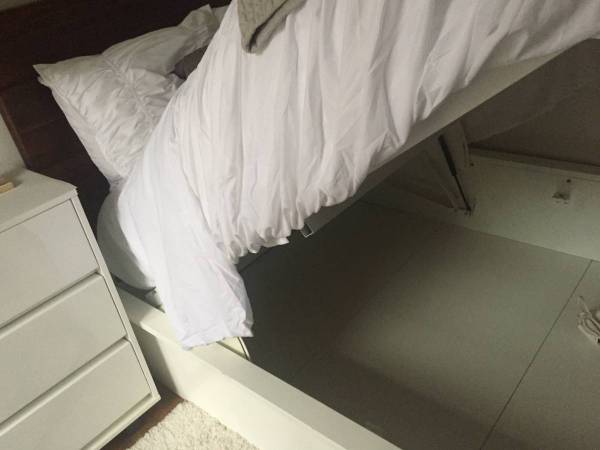 $1,370 / 2br - Furnished, well-lit UES room (Upper East Side)63886655299843124