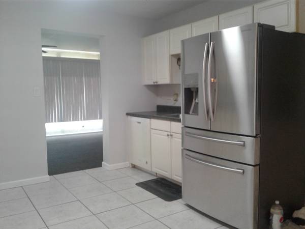 $1,575 / 2br - CONVENIENCE LOCATION, BEAUTIFUL LANDSCAPE, LARGE FENCED YARD (Port Richey)63991085668611123
