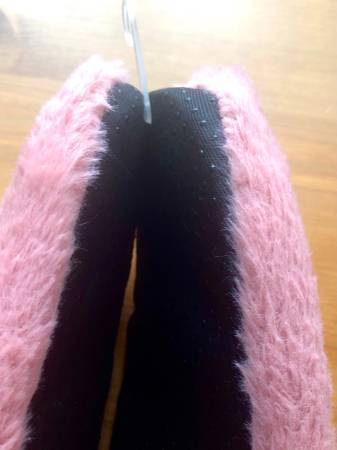Cute Golden Heart Women’s Pink Slippers New One Size 6.5 7 7.5 - $20 (Financial District)62927920069891121