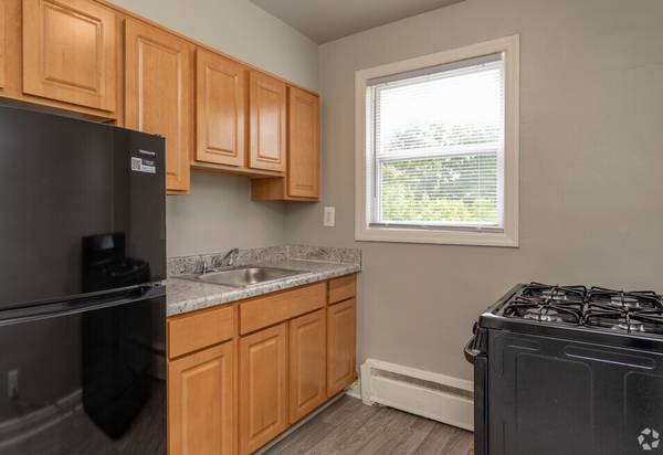 $985 / 1br - 658ft2 - Cable Ready, Laundry Facilities, Landscape Grounds (4023 Colchester Road, Baltimore, MD)63694609749633124