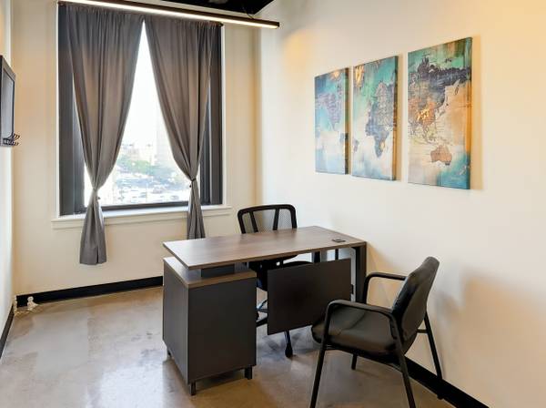 $869 Vibrant office space at Wicker Park- Blue line steps away! (Wicker Park)63959876233730120