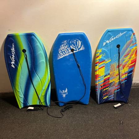 🌊 3-Pack Like-New Bodyboards (2 Wavestorm + 1 NMD) + FREE Beach Parki 1