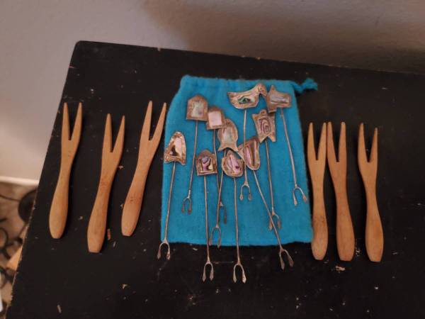 10 Vintage Hors d'oeuvre Olive Cocktail Forks Abalone shell inlay 1