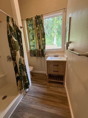 $1,500 / 1br - 1 bed 1bathroom in a shared house 1500$ per month in kapaa. (Kapaa)63939664818690121
