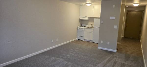 $1,250 / 380ft2 - ✨ ✨ ✨ ¡UNIDAD REMODELADA! ✨ ✨ ✨ 🔥 ¡PRIMER MES SOLO $800! 🔥 (Des Moines, WA)63934291147650121