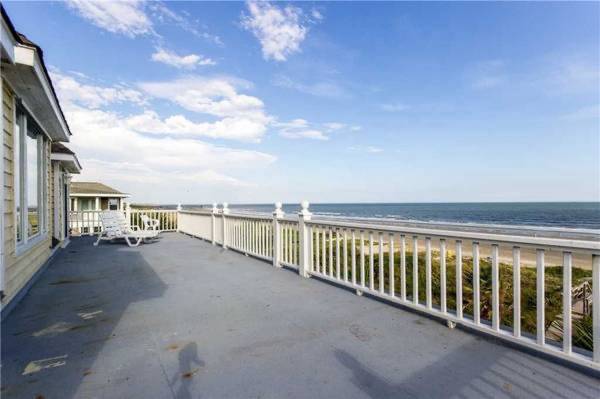 $1 / 6br - HOGAR FRENTE A LA PLAYA | A 3 CUADRAS DE LA SECCIÓN COMERCIAL DE ISLE OF PALMS. (Ocean Blvd, 3 Cuadras de la Sección Comercial de Isle Of Palms.)64016108419075120