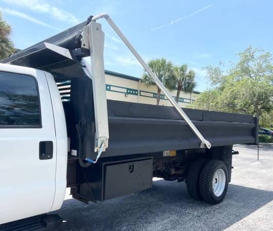 2015 Ford F550 Super Duty - Photo 11