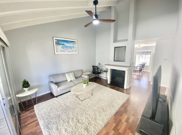 $389,000 / 1br - 729ft2 - Downtown Walnut Creek Modern Living Condo! (walnut creek)64141642998529120