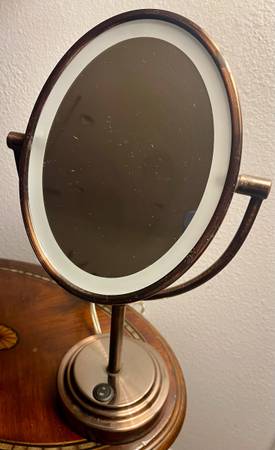 Espejo iluminado doble cara CONAIR - $20 (Fernandina Beach)63471402994177120